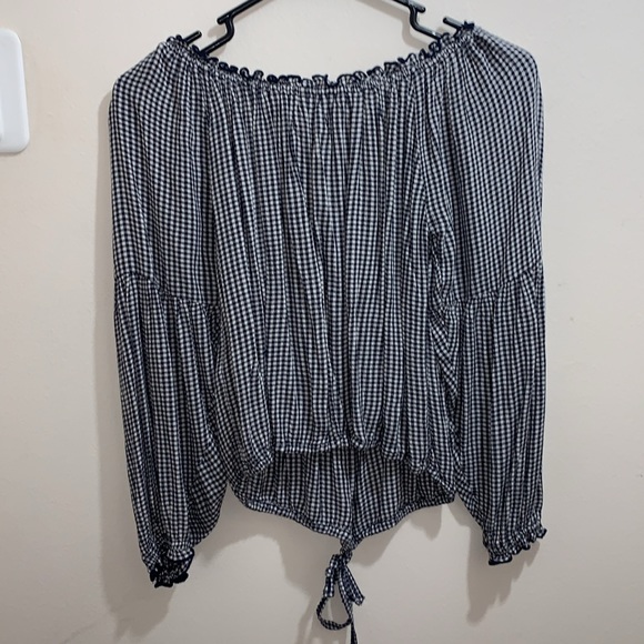 HOLLISTER SHIRT SZ Small Gingham pattern Navy/white embroidered florals - Picture 2 of 6